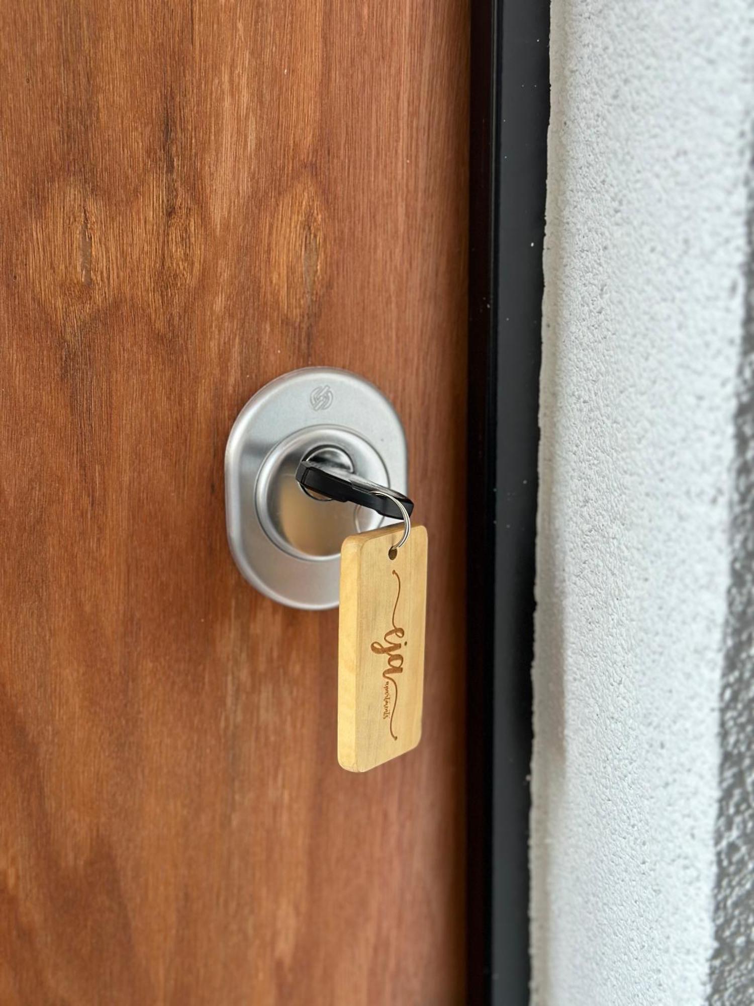 Eja Apartment 3 ティラナ エクステリア 写真